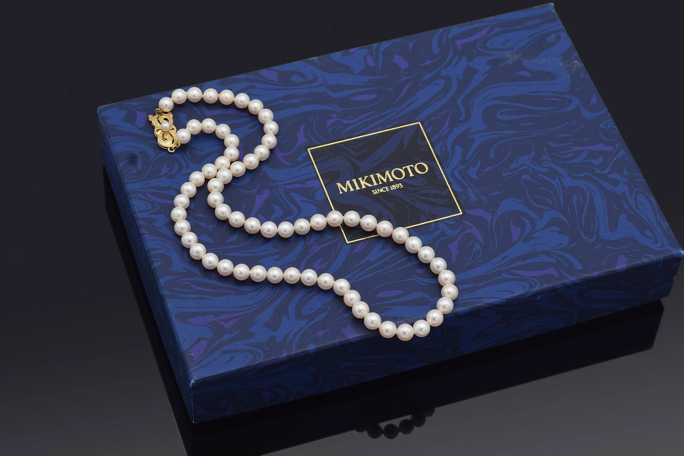 Mikimoto 18K Gold Pinkish White Cultured Pearl Beaded Strand Necklace Box Paper