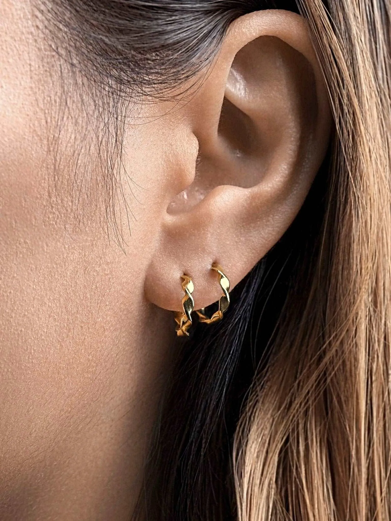 Small Twist Hoop Earrings