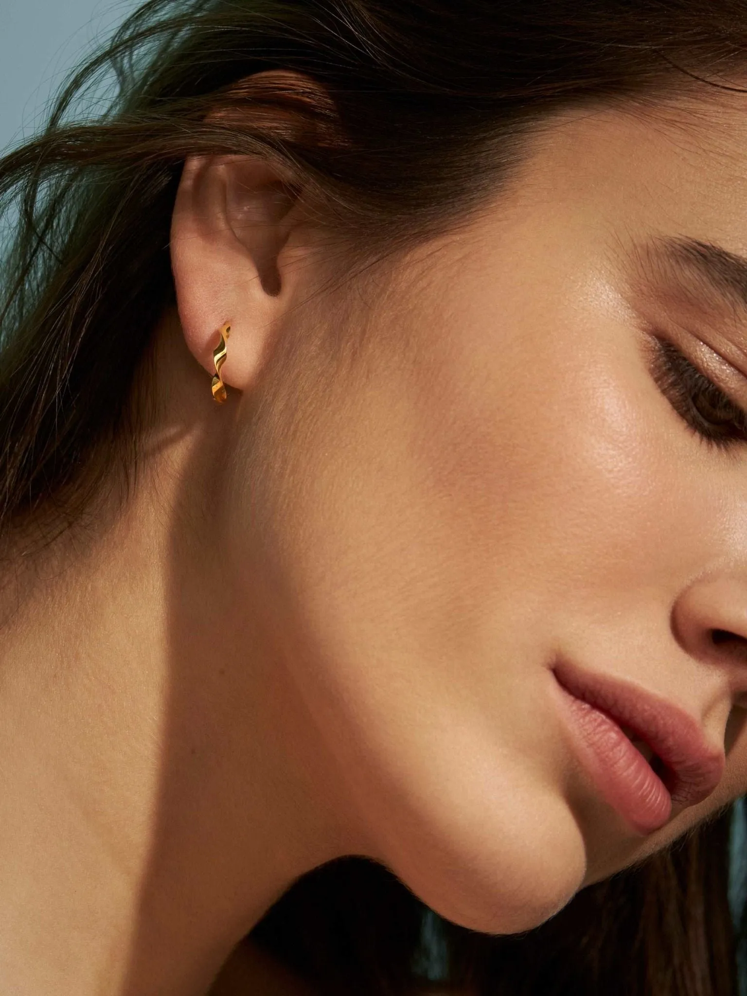 Small Twist Hoop Earrings