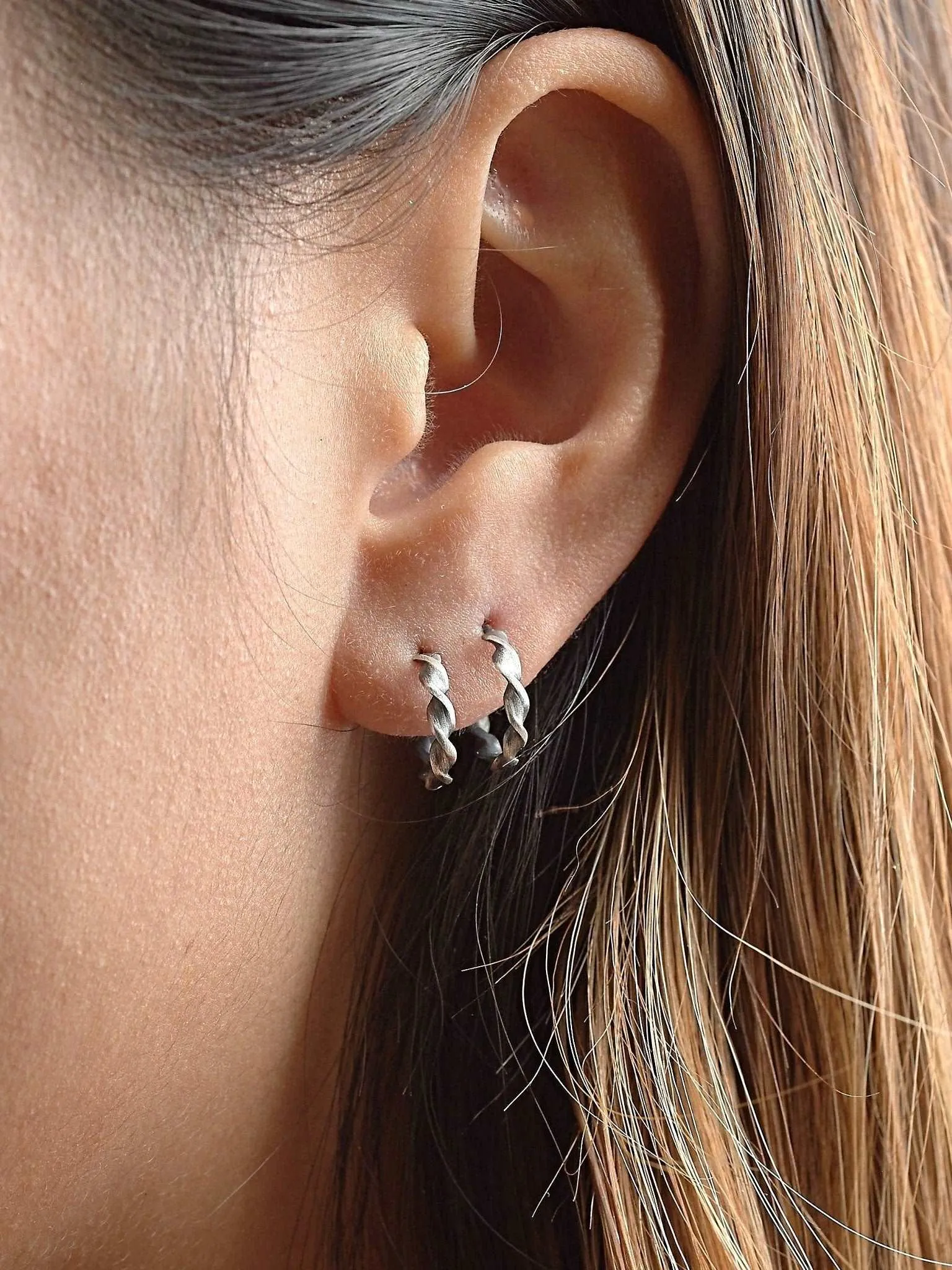 Small Twist Hoop Earrings